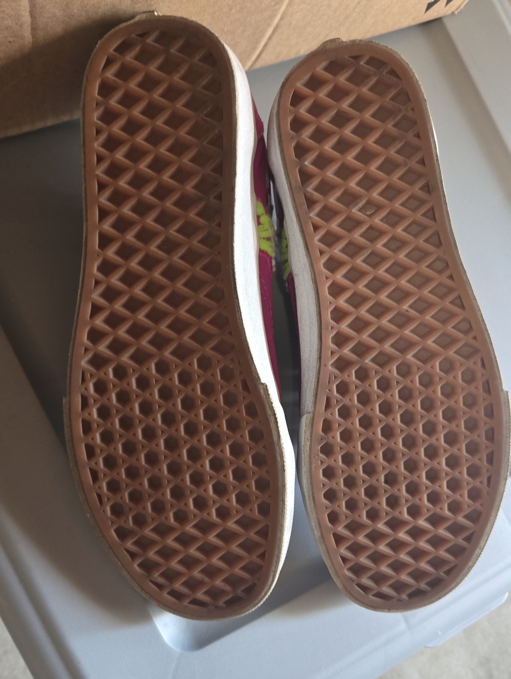 Vans - Picture 2 of 7